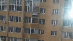 В многоэтажке Астаны развалился балкон