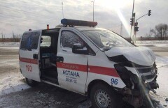 Фельдшер госпитализирована после ДТП с участием скорой помощи в Астане