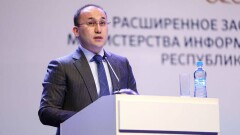 Даурен Абаев ответил на критику депутатов о суицидальных группах в соцсетях