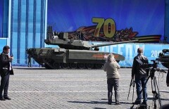 Причиной остановки танка "Армата" могло стать волнение водителя