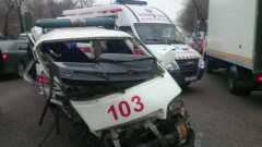Пострадавшего в аварии водителя скорой помощи Алматы выписали из больницы