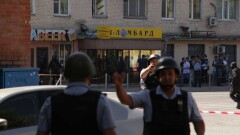 Бойцы спецназа захватили преступника без единого выстрела, заложницы не пострадали