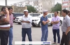 В Актобе 100 строителей, ремонтировавших завод для "КазТрансойла", готовы объявить голодовку