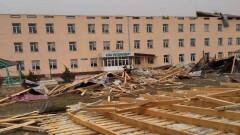 Сильный ветер сорвал крышу школы в Туркестанской области