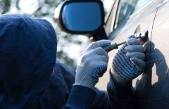 Вооружённые подростки угнали автомобиль в Шымкенте