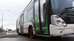 16-летняя астанчанка выпала из автобуса на полном ходу, идёт расследование 