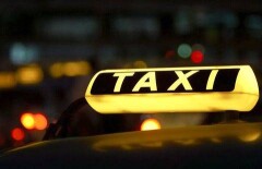 В Семее таксист забрал у пассажирки нижнее бельё в качестве оплаты