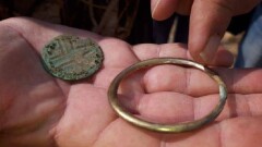 В Карагандинской области археологи нашли золотые изделия бронзового века