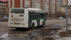 Автопарк Астаны разберётся с водителем, нагрубившим женщине за просьбу выдать билет 