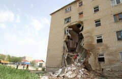 Жильцов рухнувшего в Атырау общежития не устраивает площадь новых квартир