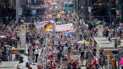 В Берлине распустили митинг против ограничений из-за коронавируса перед самым началом акции