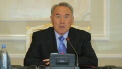 Сохранить пенсии и пособия при любых обстоятельствах поручил Назарбаев