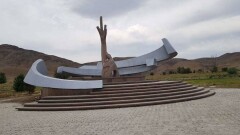 Памятник жертвам кызылагашского наводнения в Алматинской области привели в порядок