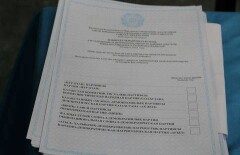 Житель Атырау снял на видео вброс бюллетеней
