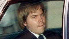 Организатора покушения на Рейгана через 35 лет выпустили из психлечебницы