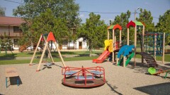В Астане за слив нечистот на детскую площадку оштрафовали гостиницу