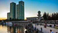 Уличным музыкантам разрешили петь на набережной в Астане