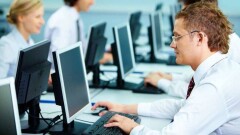 Норму об автоматическом отключении компьютеров внесут в закон о госслужбе