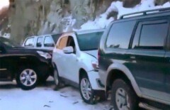 Три машины повредил водитель Mitsubishi, не справившись с подъёмом на БАО