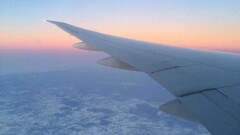 Самолёт канадской авиакомпании попал в сильную турбулентность, пострадали 35 человек