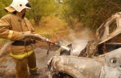В Семее загорелась Lada Largus вместе с водителем