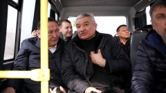 Заместители акима ВКО проехали на автобусе по разбитым дорогам Семея