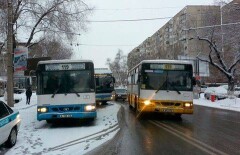 "По встречке" возил пассажиров автобус в Алматы