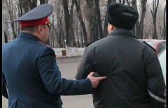 Водитель без прав сдал сотрудника ДПС за вымогательство взятки