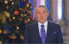 Нурсултан Назарбаев поздравил казахстанцев с Новым годом