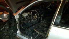 Mercedes сгорел на проспекте Райымбека в Алматы