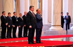 Порошенко пригласил Назарбаева посетить Украину 