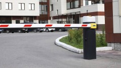 В Астане планируют разрешить установку шлагбаумов во дворах домов