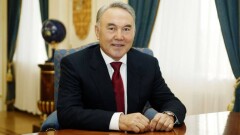 Назарбаев поздравил Макрона с победой на президентских выборах