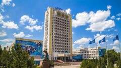 Две сотрудницы КазНУ имени аль-Фараби получили травмы в лифте 