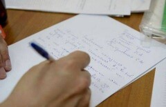 Учитель, ударивший ученика на уроке, уволился из школы в Карагандинской области