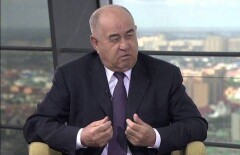 Косарев не помнит, как именно он голосовал за законы, из-за которых его критиковал Перуашев