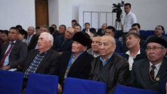 Аким ЮКО встретился с жителями посёлка, где произошёл инцидент с 7-летним мальчиком