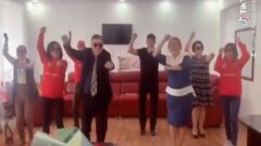 Аким посёлка Жайрем получил предупреждение о неполном служебном соответствии за участие в танцевальном флешмобе