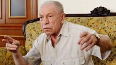 Актёр Владимир Толоконников отравился на борту самолёта
