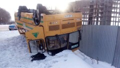 В Актобе пассажирский автобус попал в ДТП, 26 человек госпитализировали