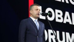 Леонид Парфёнов в Алматы: Любой кризис очистительный и животворящий 
