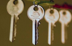 Шымкентцы давятся в очередях, чтобы подать заявку на жильё по госпрограмме 