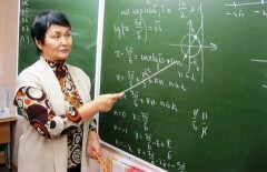 Байбек хочет изменить систему школьного образования в Алматы