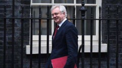 Британский министр по делам Brexit подал в отставку из-за разногласий с Мэй