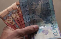 Руководитель отдела занятости в ЮКО принимал на работу за взятку