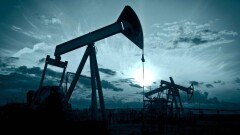 Цены на нефть упали до минимума за 18 лет. В США компания доплатила покупателю, чтобы сбыть нефть