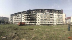 Сгоревшая в Алматы пятиэтажка гниёт после пожара