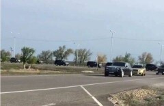 Кортеж из восьми Cadillac Escalade сопровождался сиреной в Шымкенте
