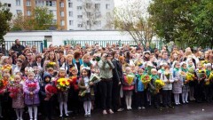 Родители школьников в ЮКО выступили против использования учителей в качестве массовки