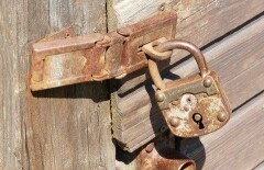 Закрытость госорганов порождает проблемы в экономике